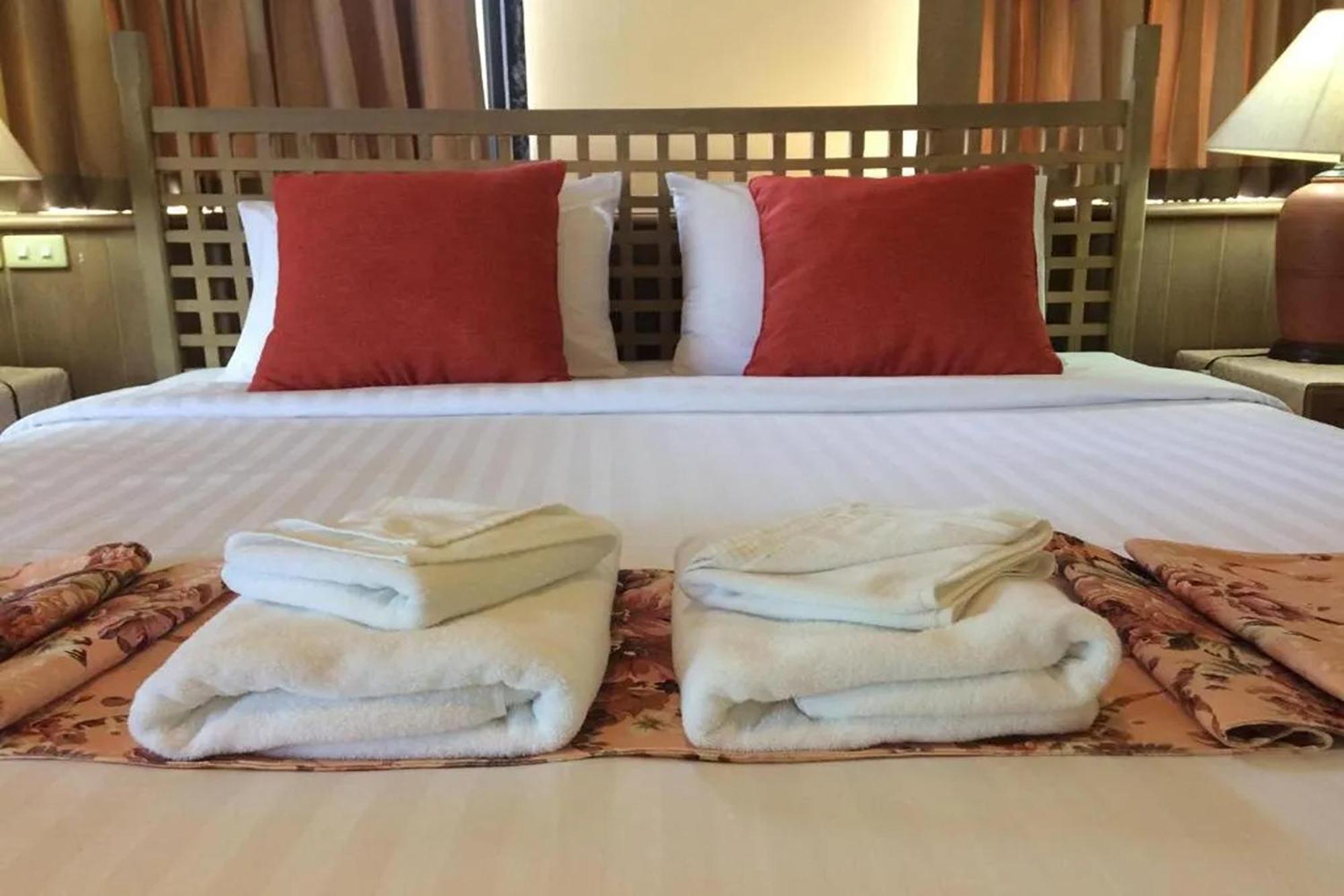 Pin Hotel Lampang Dış mekan fotoğraf