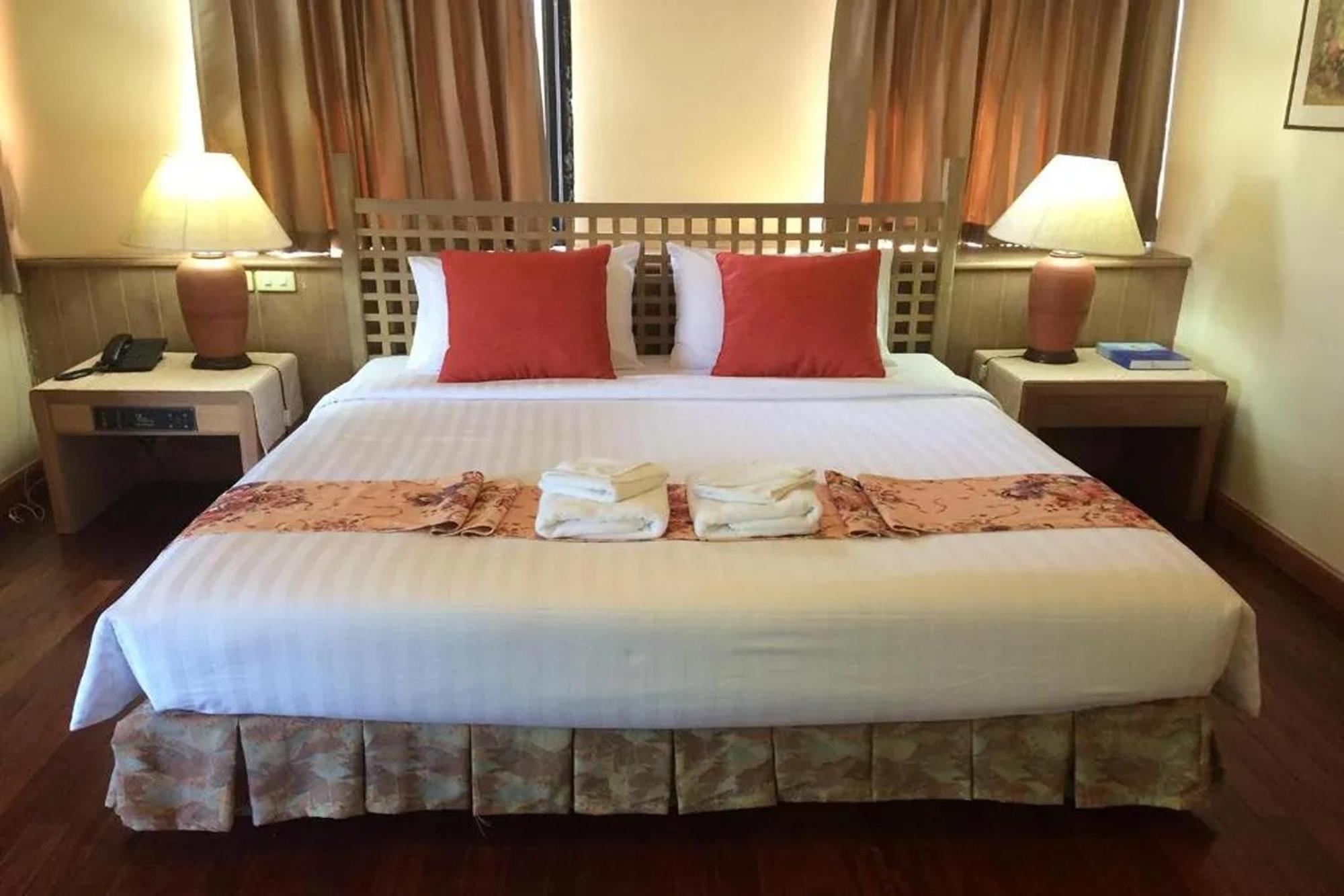 Pin Hotel Lampang Dış mekan fotoğraf