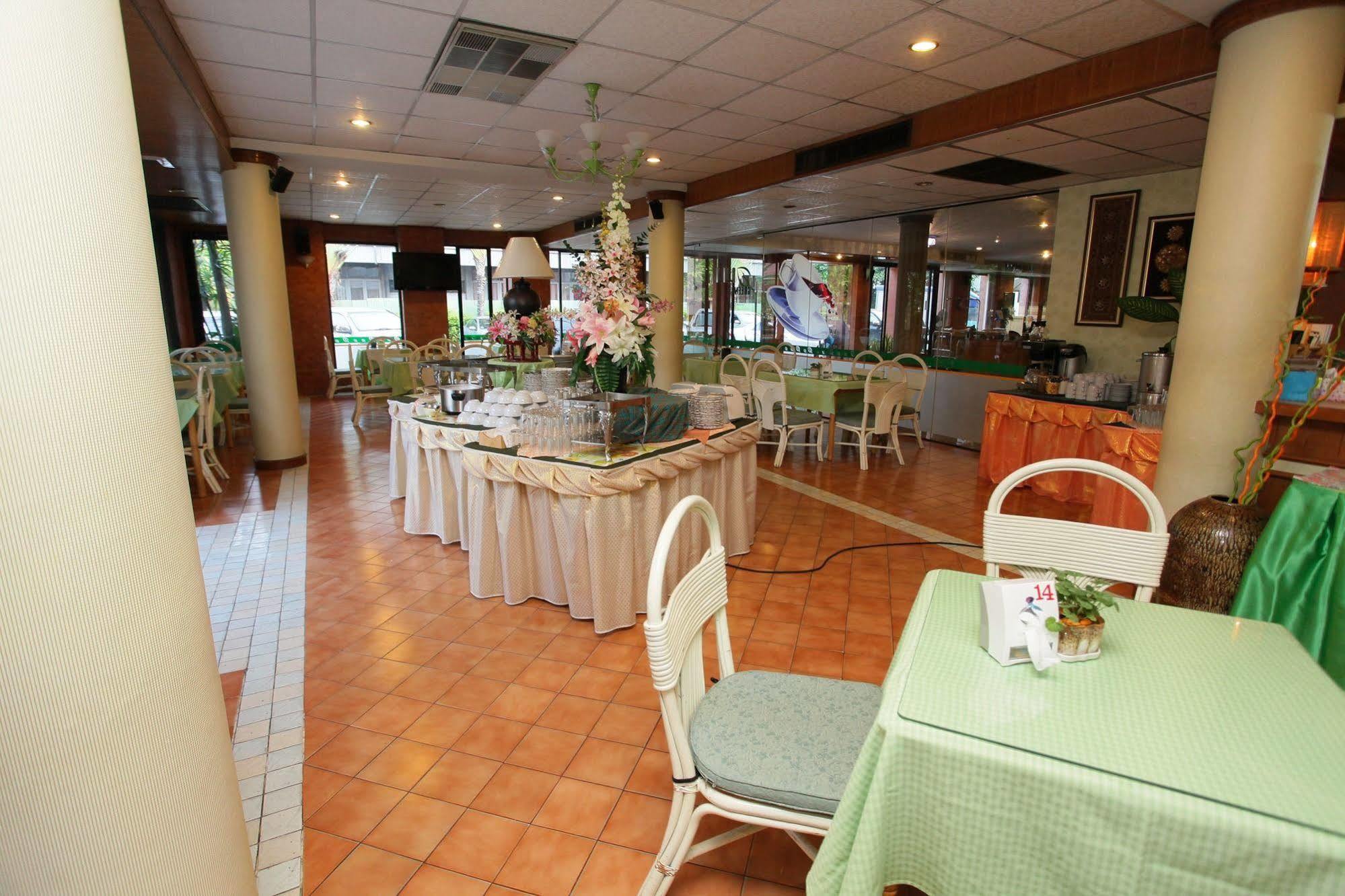 Pin Hotel Lampang Dış mekan fotoğraf