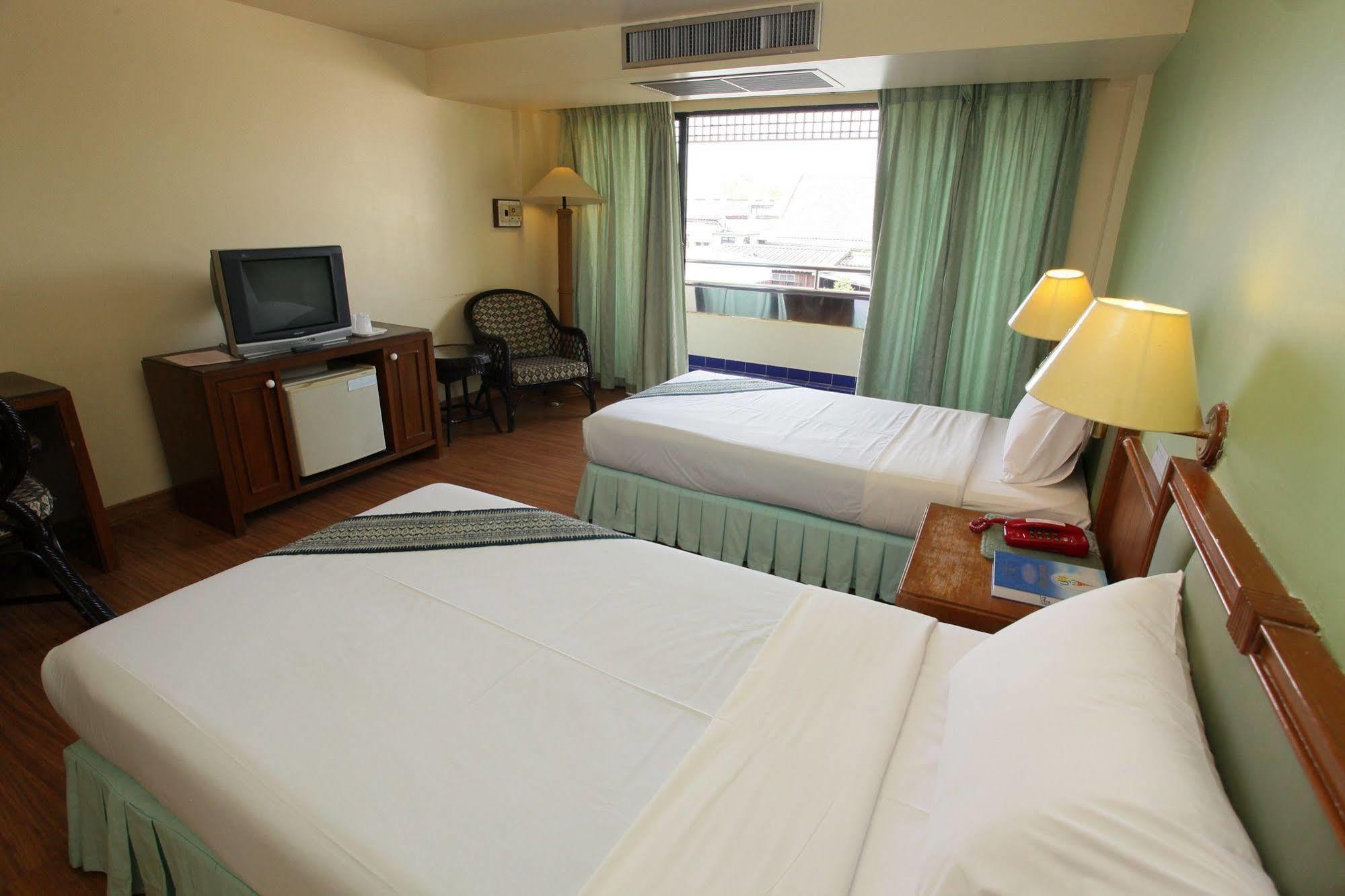 Pin Hotel Lampang Dış mekan fotoğraf